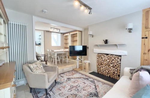 Kingsbridge Casa | Farthing Cottage…cute ‘n’ cosy!