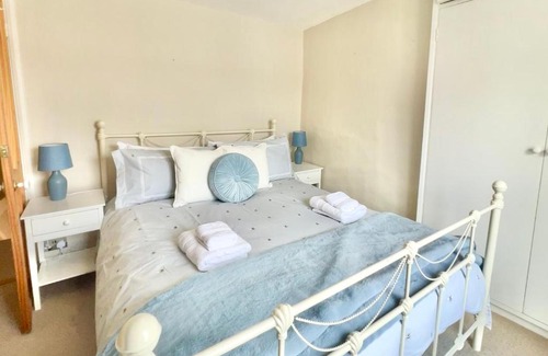 Kingsbridge Casa | Farthing Cottage…cute ‘n’ cosy!