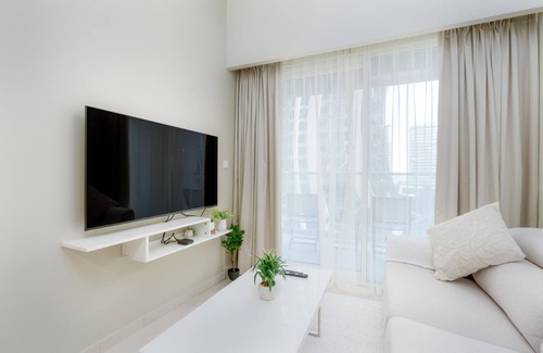 Madinat Zayed Apartamento | Fascinating 1 BR at Vera
