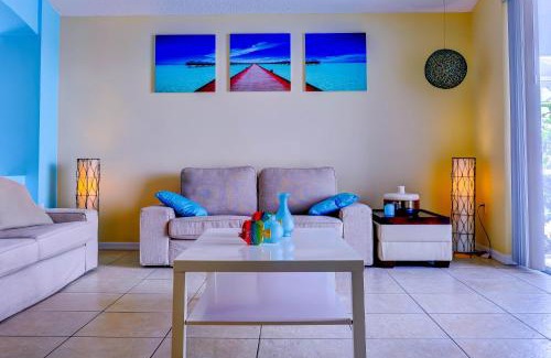 Eagle Pointe South Casa | Fascinating Lake View With Private Pool And Game-Room, Near Disney!