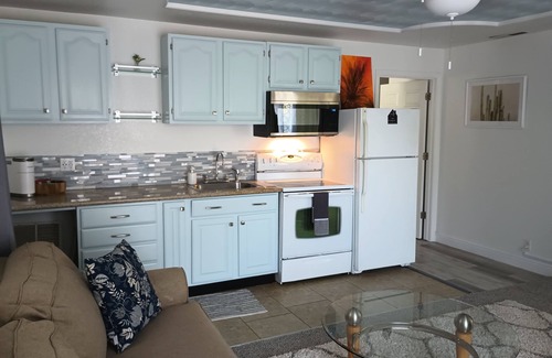 Roseville Casa | FAST INTERNET - EASY ACCESS - QUITE - 5 MINUETS TO KAISER - REMODELED - NEW BATH