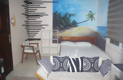 Bamburi Apartamento | Fast internet studio apartment.