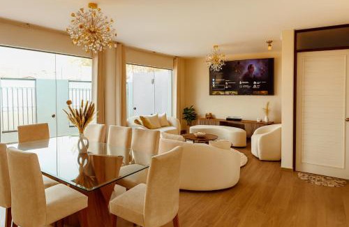 Distrito de Cerro Colorado Casa | Fast Wifi, Jacuzzi, lavaseca, Ping Pong, Nintendo switch, Bbq, 4BR