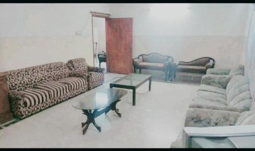 Gulshan-e-Iqbal Casa | FatMma GUEST HOUSE