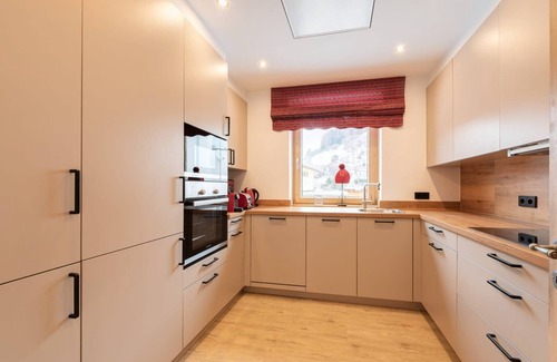 Pettneu am Arlberg Apartamento | ☆ Favorite Stays Deluxe Apartment with Balcony