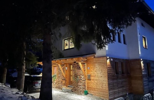 Pettneu am Arlberg Apartamento | ☆ Favorite Stays Deluxe Apartment with Balcony