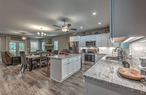 Blairsville Cabina | Fawn'd Memories - Hot Tub | Fire Pit | Gas Grill