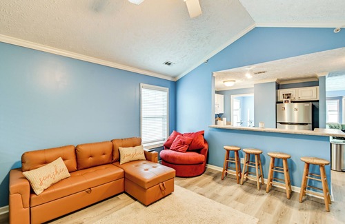 Westover Condominio | Fayetteville Autumn Escape: Lake Views + Home Gym