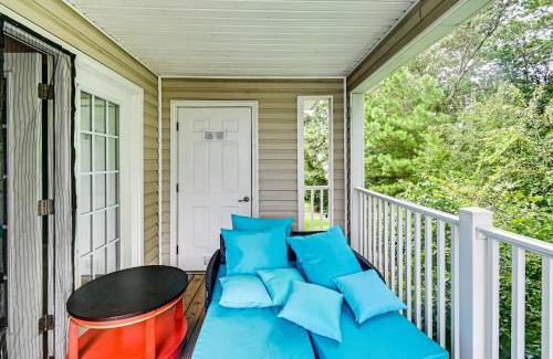 Westover Apartamento | Fayetteville Autumn Escape Lake Views and Home Gym