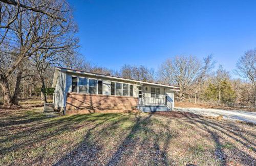 Fayetteville Casa | Fayetteville Vacation Rental - 2 Mi to Dtwn!