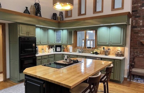Springfield Casa | Feathered Nest at Fellows Lake w/ Indoor POOL!