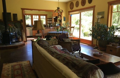 Clinton Otro | FeatherStone Farm Cottage