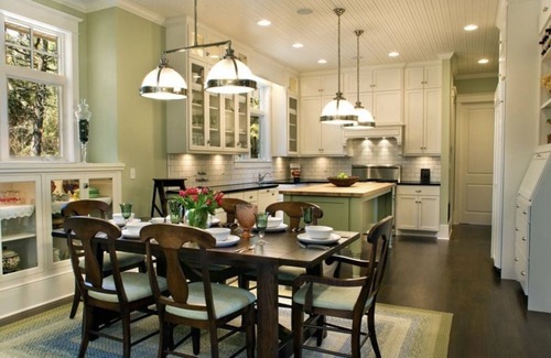 Sturgeon Bay Casa | Representado en la puerta del compartimiento del Condado de casas de lujo