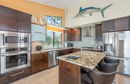 Niceville Casa | Featured on HGTV's "My Lottery Dream Home".15 minute boat ride to Crab Island.