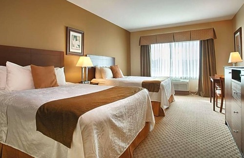 East Las Vegas Apartamento | Featuring an indoor swimming pool and hot tub .