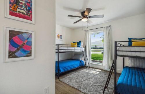 The Colony Casa | Feel at Home! New Renovated House By Grandscapes