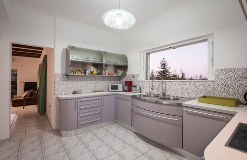 Kato Galatas Casa | Feel like Home, sunlight apartment, seaview & pool