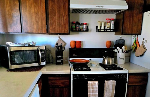 Belle Fourche Casa | Feel Right at Home in this Charming 3-bedroom house with WiFi, AC, Full Kitchen