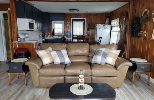Vestaburg Casa | Feel right at home! Traditional family cabin feel with a clean modern base.