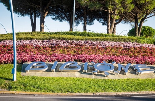 Bibione Lido dei Pini Apartamento | Siente la brisa del mar desde tu refugio
