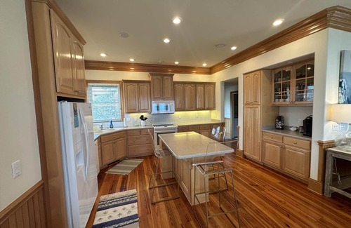 Treasure Beach Village Casa | FEELIN' BETTER Large Home w/ Elevator, Private Office & Balcony views of SGI