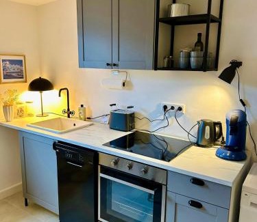 Bruckstraße Apartamento | FeelsLikeHome - Urbane Altbauwohnung mit Dachterasse& Parkplatz