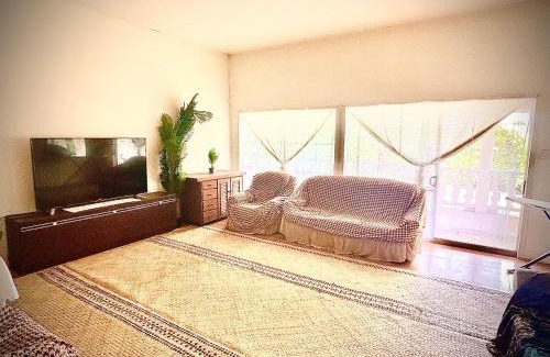 Nuku'alofa Casa | Feiloakimisi Retreat King Ensuite with Private Veranda Free Parking