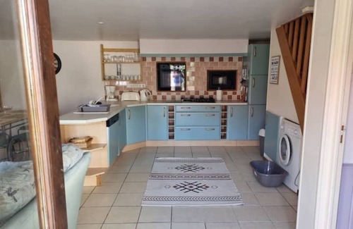 Paizay-le-Tort Cabaña | 'Felicia' 2 Bedroom Family Gite with Shared Hot Tub & Swimming Pool