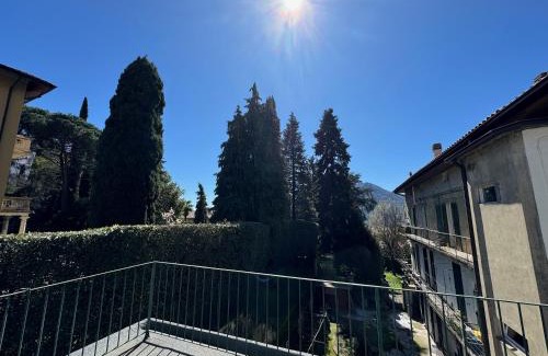 Lecco Apartamento | Felicita - 2 Terraces & Relax Apartment