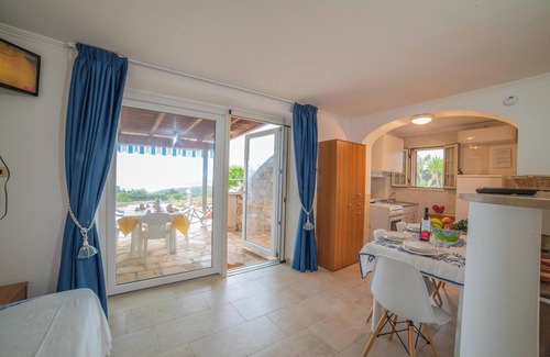 Marina di Felloniche Apartamento | Felloniche Studio Sea View, Castrignano del Capo, Italy