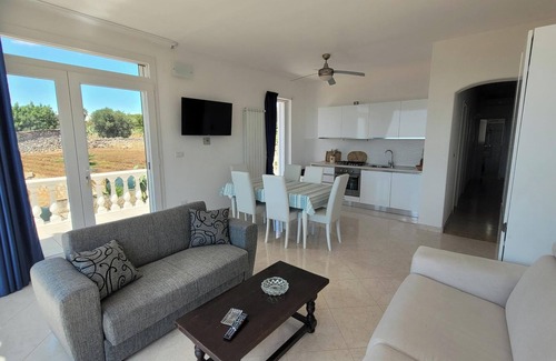 Marina di Felloniche Apartamento | Felloniche Apartment Sea View, Castrignano del Capo, Italy