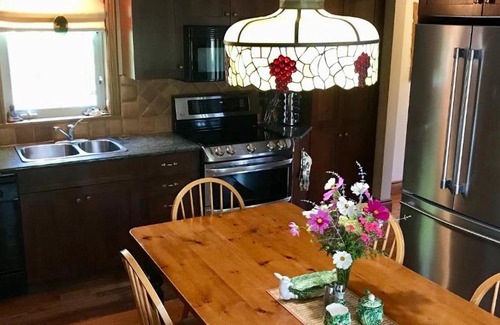 Cramahe Casa | Fells Meadows Farmhouse on Country Property