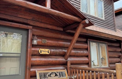 Minocqua Condominio | Fence Lake Condo #10 - Docking, WIFI, Beach