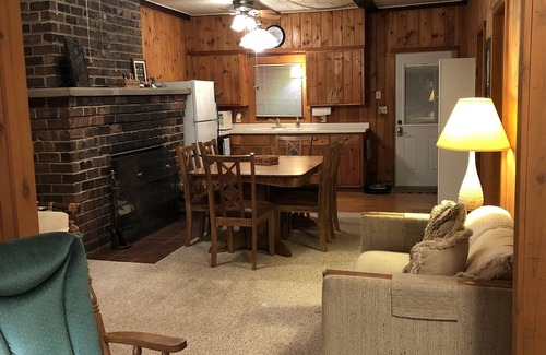 Lac du Flambeau Cabina | Fence Lake Retreat w/ dock