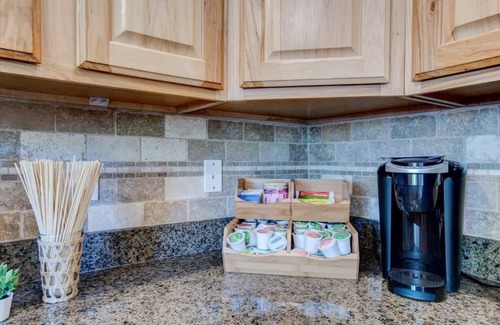 Orem Casa | Fenced Backyard, Pickleball Courts Close!