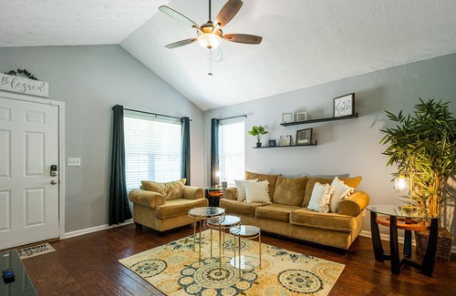 Emerson Casa | Fenced BKYD & Firepit 1 Mile To Lakepoint Sports
