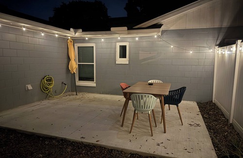 Mount Dora Casa | Fenced-in yard. Walkable to restaurants, shops, parks, lakes, theatre & pool.