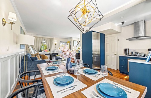 Southwest Quadrant Casa | ~ Fenced Yard/BBQ Grill/4 Tvs ~ Cherry Blossom Luxury Getaway ~