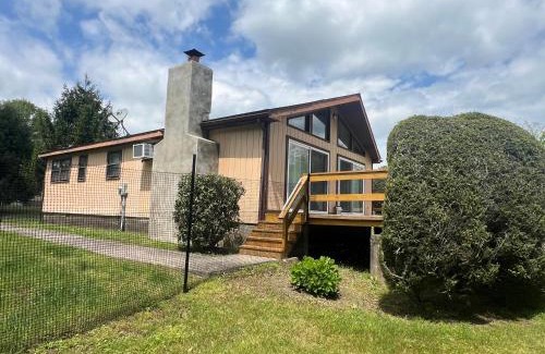 Sciota Complejo | Fenced Yard Chalets from Good Dog Vacations at Big Valley Resort