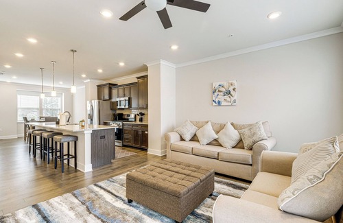 Waldorf Casa | Fenced Yard: Spacious Southern Maryland Townhome!