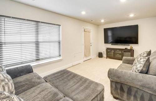 Waldorf Casa | Fenced Yard Spacious Southern Maryland Townhome!