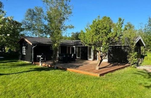 Grevinge Casa | Feriehus, Sommer, Plads, Spil og Leg - nu med udendørs bordtennis