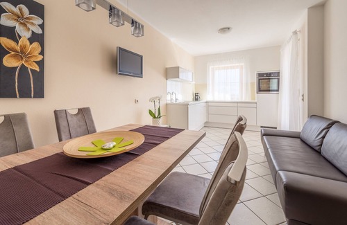 Tramin Apartamento | Ferienwohnung Zwerger, NEU ab Mai 2024 Pool mit Salzwasser im Südgarten
