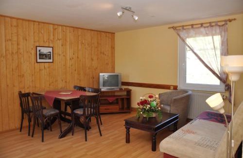 Plaue Apartamento | Ferienanlage Reinsberger Dorf