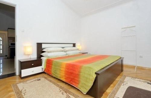 Gornji Karin Apartamento | Ferienapartment Mit Balkon Für Fünf Personen