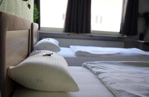 Dudweiler Apartamento | Ferienapartment Saarbrücken Zentrumsnah mit Luxus-Heimkino, Grill, Balkon & Miele Küche