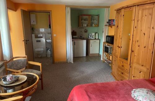 Ribnitz Apartamento | Ferienbungalow Zum Blumengarten