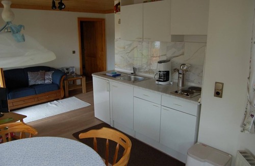 Bayerisch Eisenstein Apartamento | Casa de vacaciones en la planta baja con acceso privado desde el jardín.