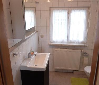 Manebach Apartamento | Ferienhütte Ilmtalblick