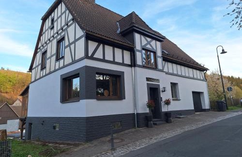 Deifeld Casa | Ferienhaus am Bach